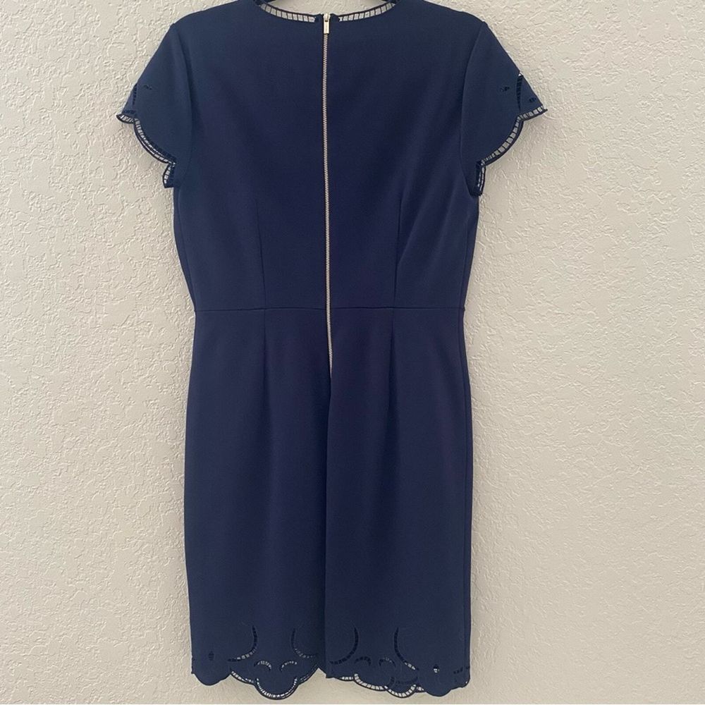 TAHARI Women's Dress Embroidered V-neck Cap Sleeve Navy Blue Size 6 - Picture 4 of 11